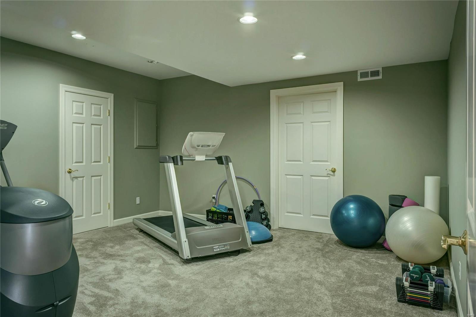 Town & Country Manor - Residential