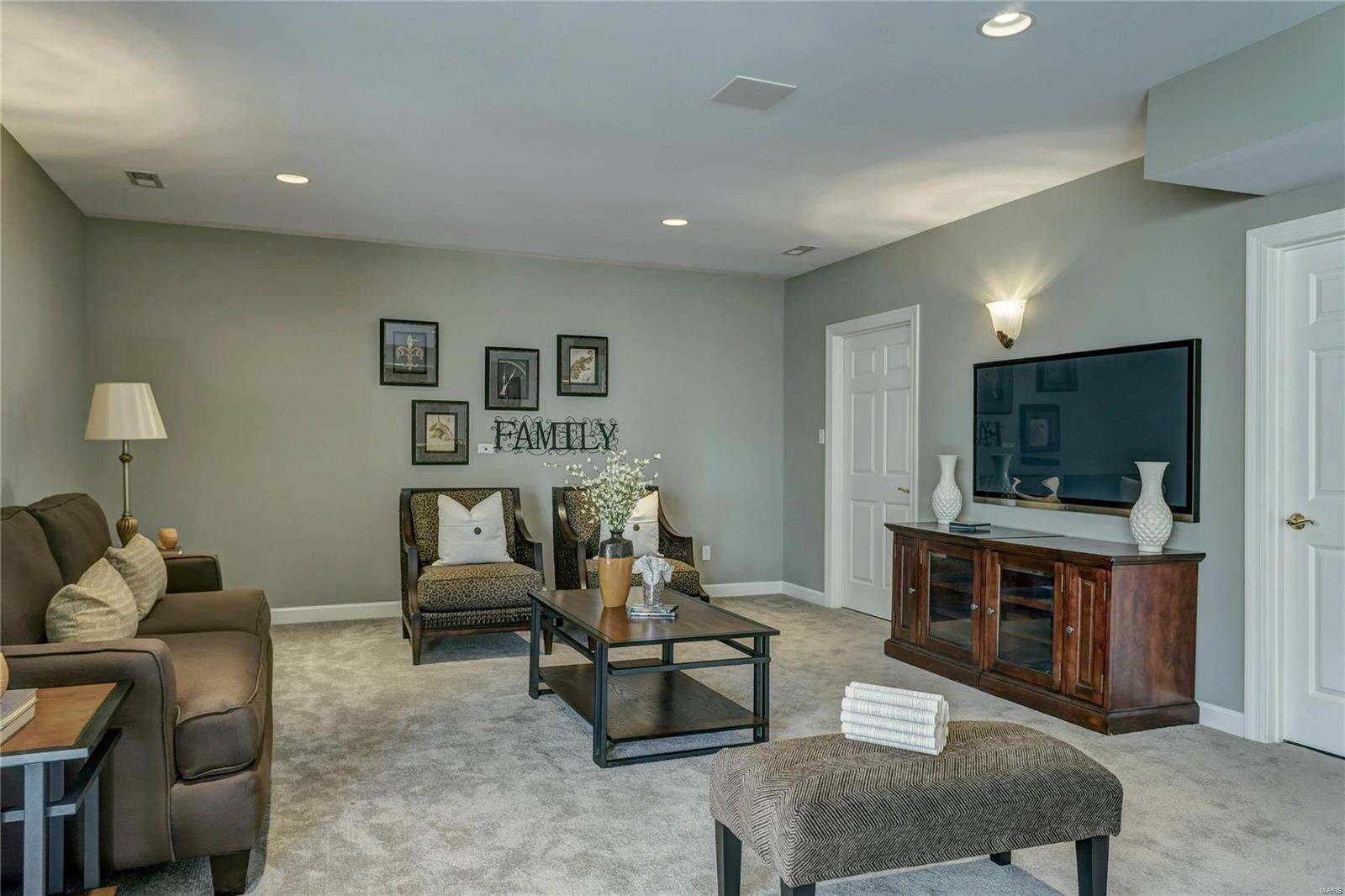 Town & Country Manor - Residential