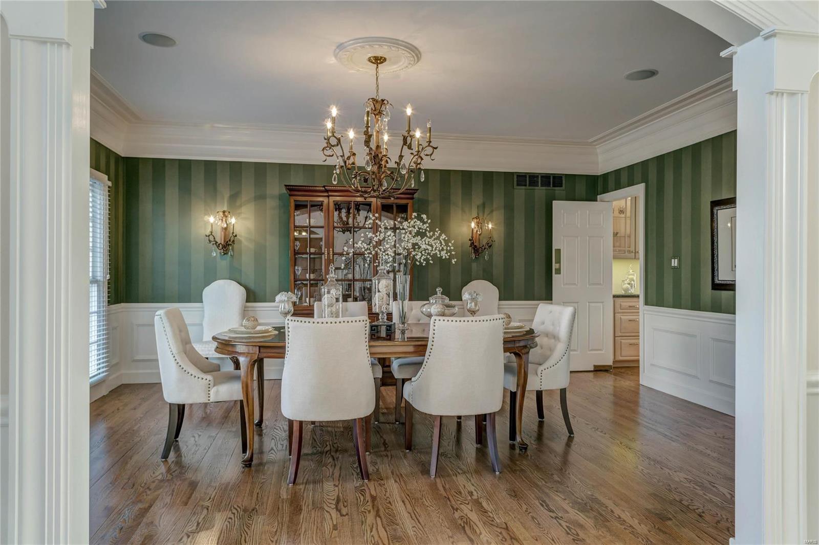 Town & Country Manor - Residential