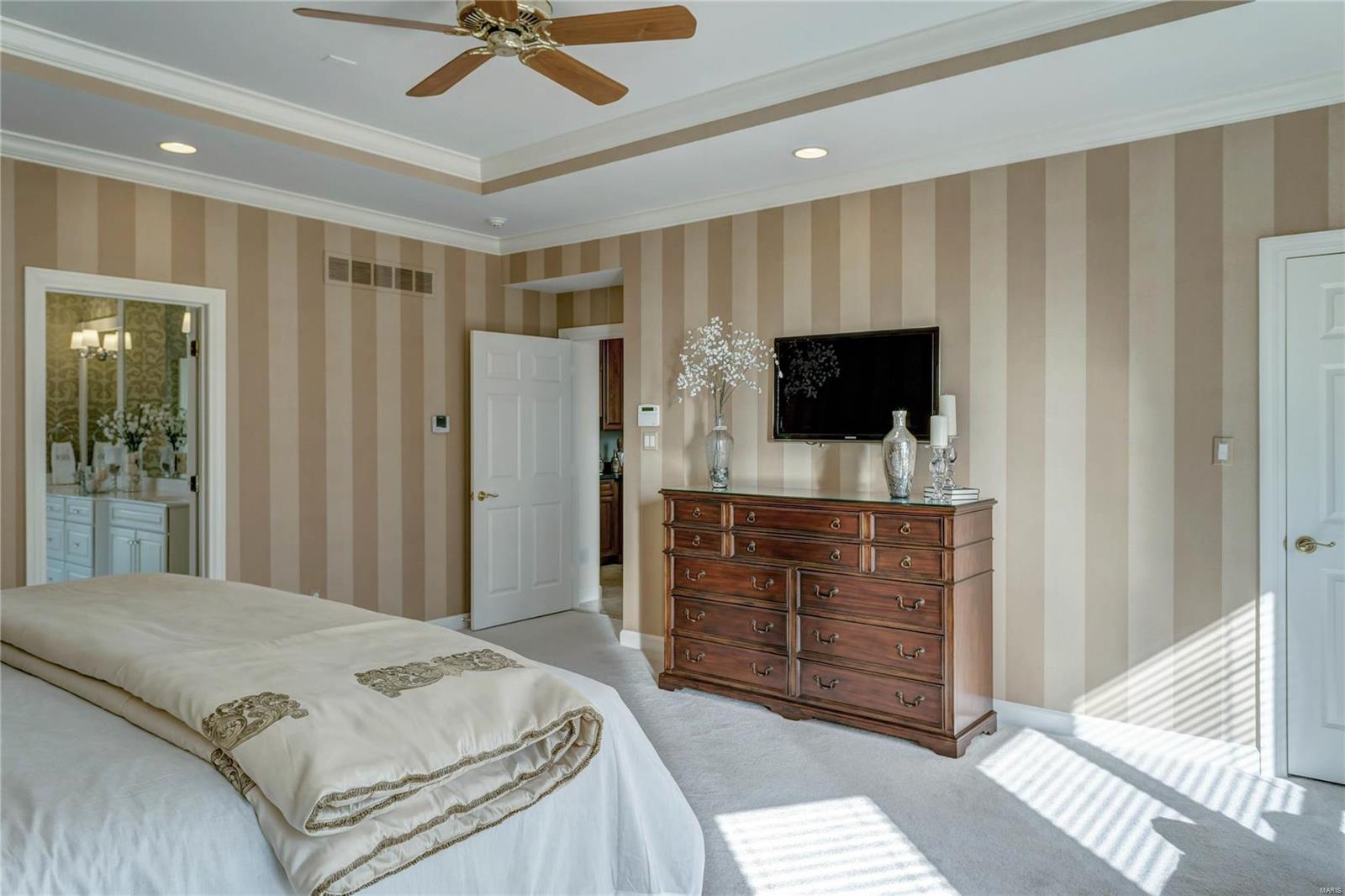 Town & Country Manor - Residential