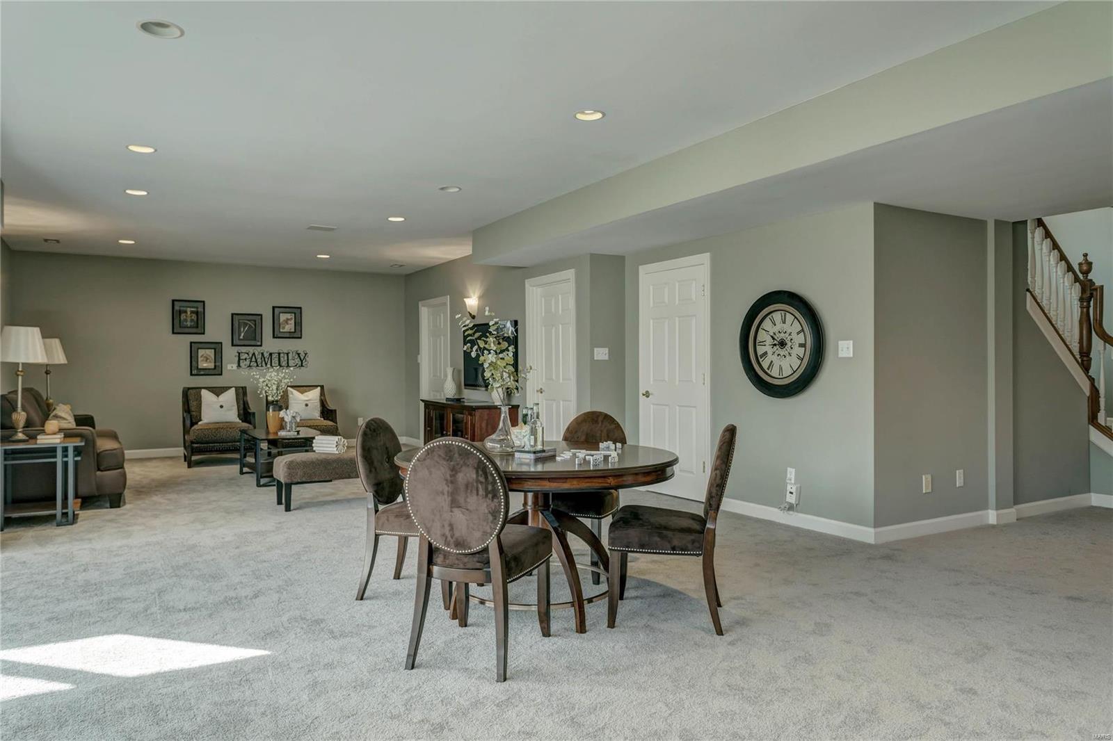 Town & Country Manor - Residential