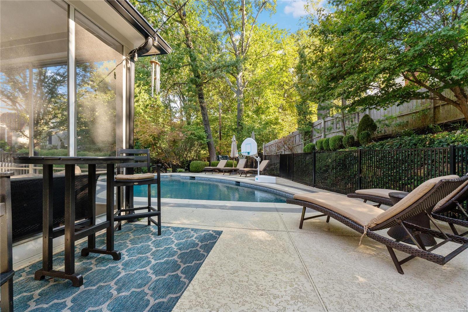 Pointe Essex - Residential