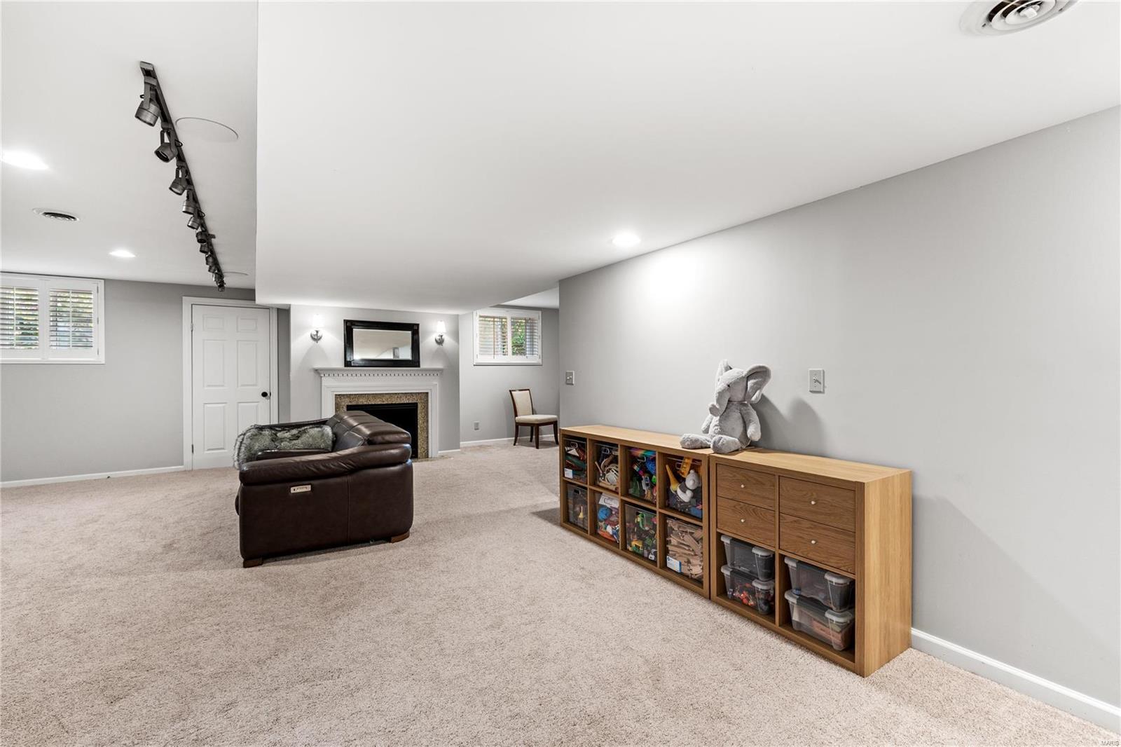 Pointe Essex - Residential