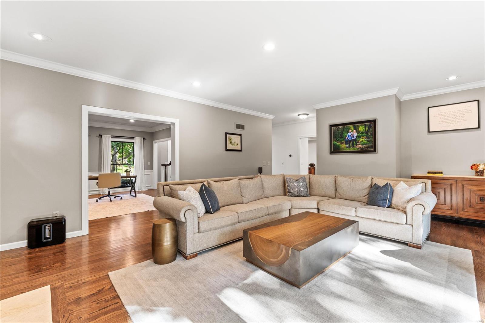 Pointe Essex - Residential