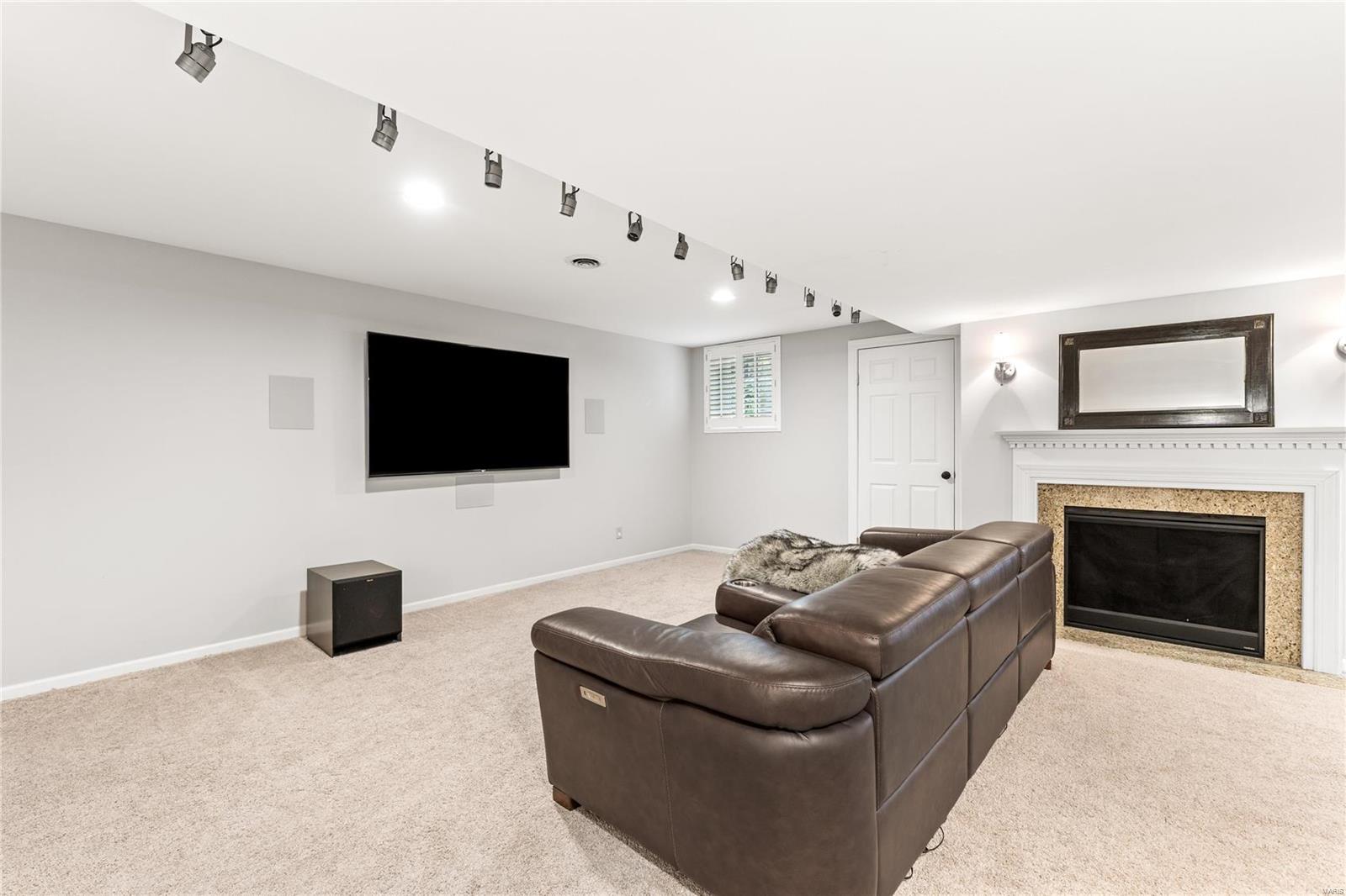 Pointe Essex - Residential