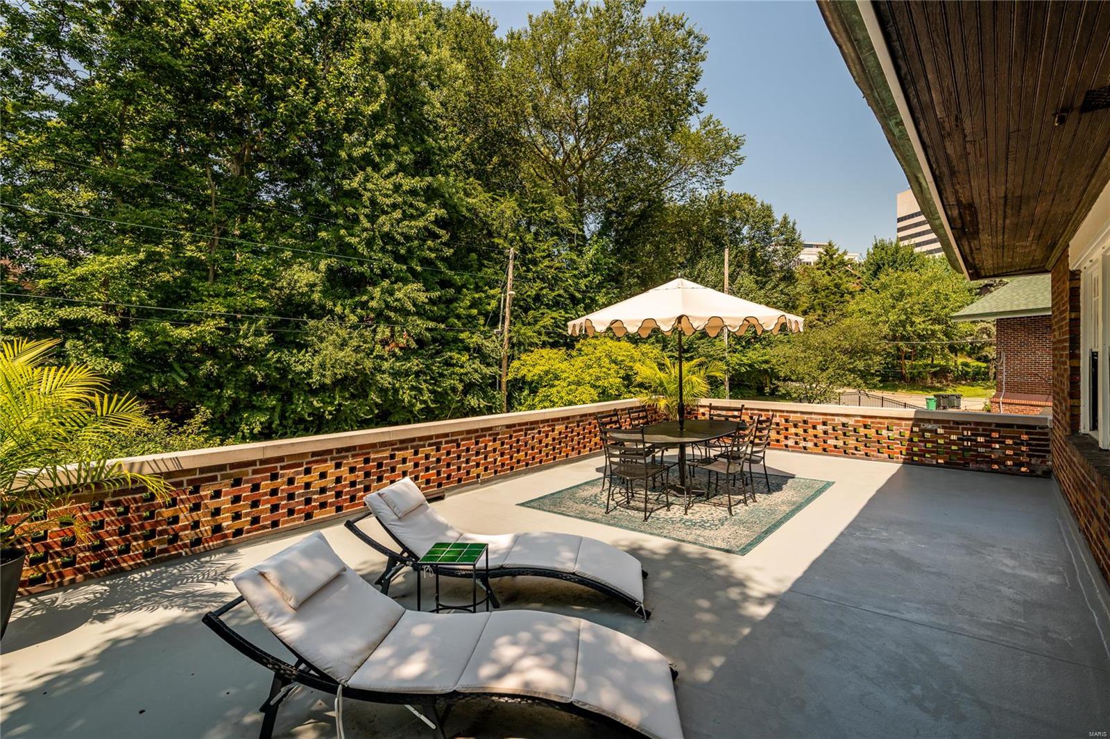 Country Club Court - Residential