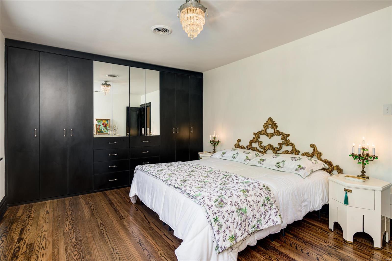 Country Club Court - Residential