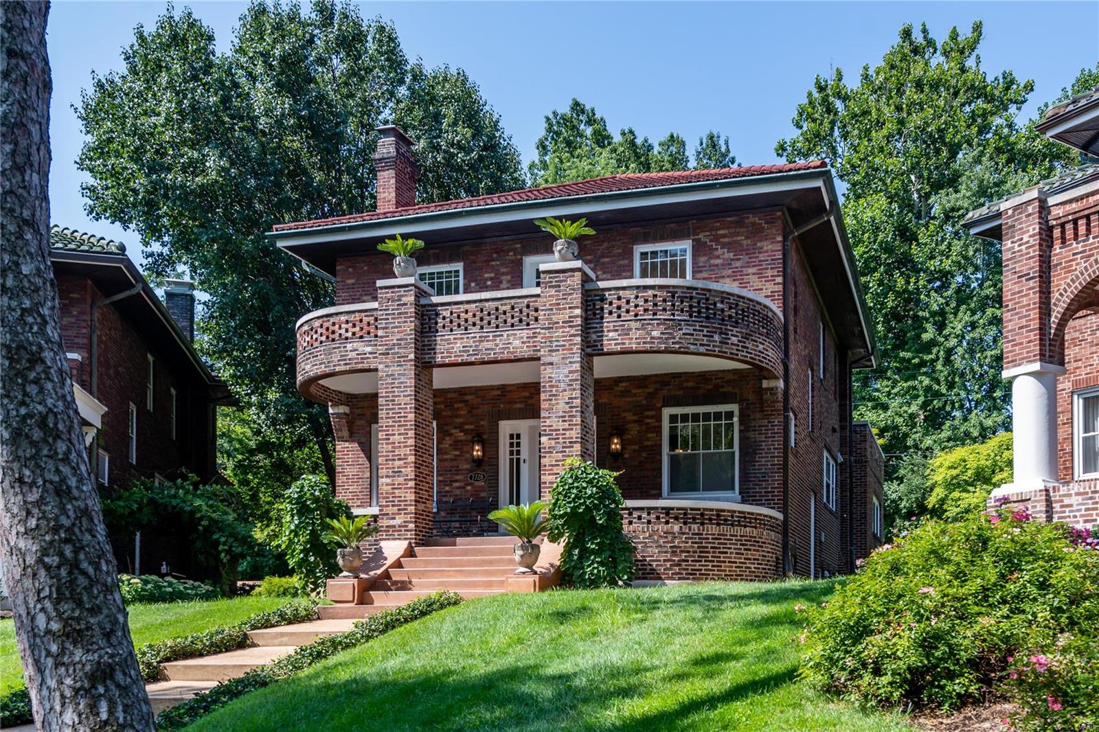 Country Club Court - Residential