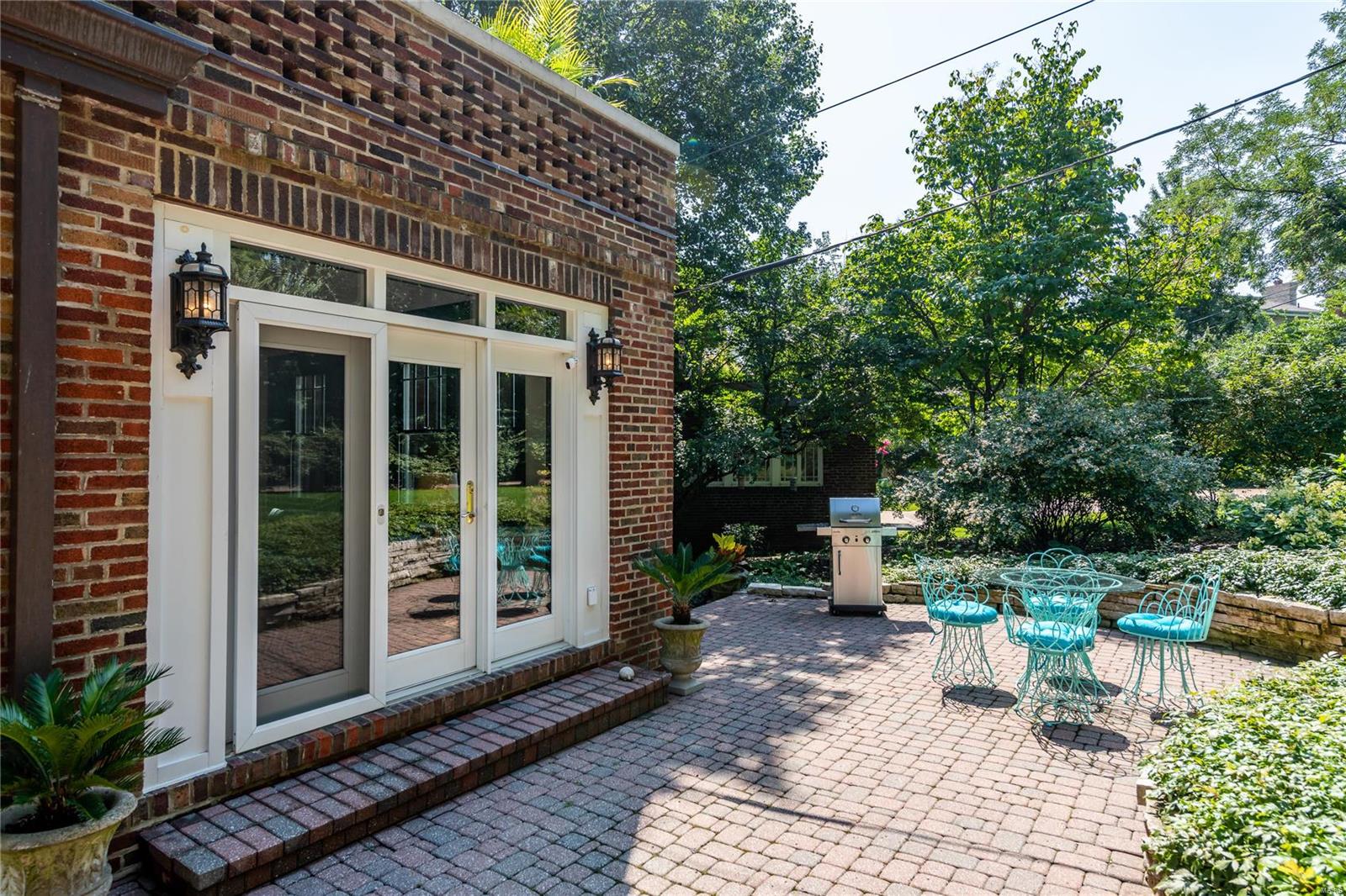 Country Club Court - Residential