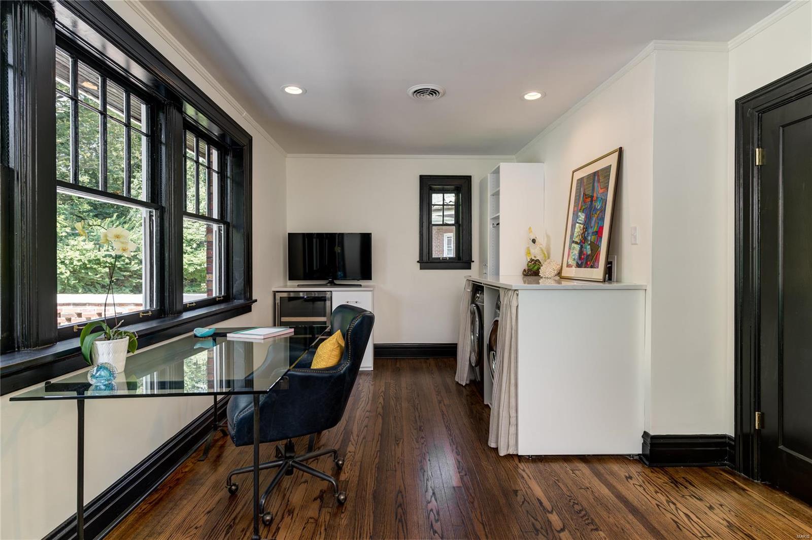 Country Club Court - Residential