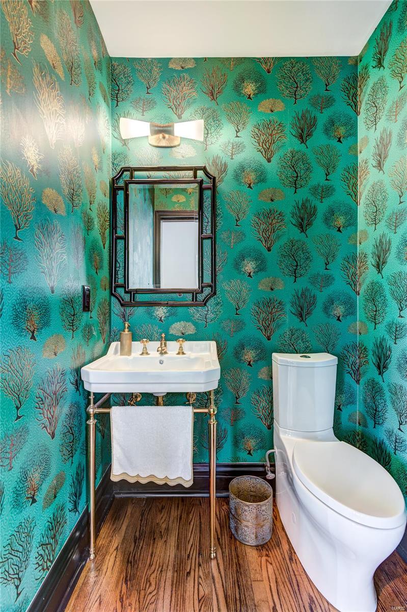 Country Club Court - Residential