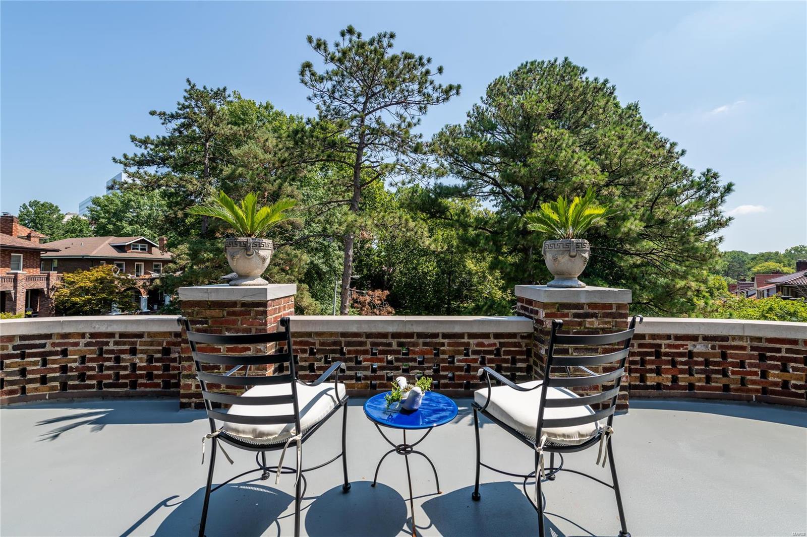 Country Club Court - Residential