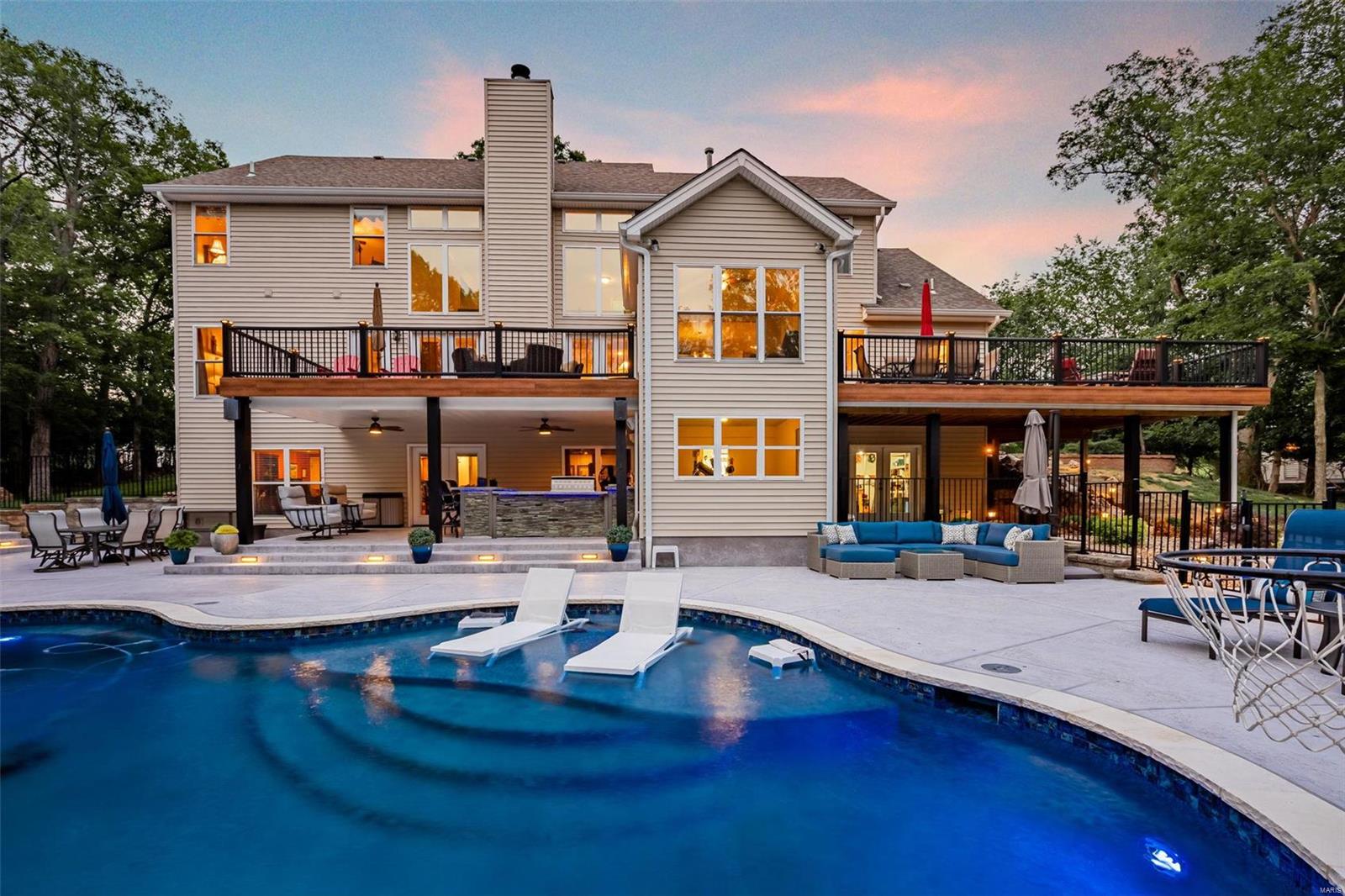 Lakes At Sheffield Forest One The - Residential