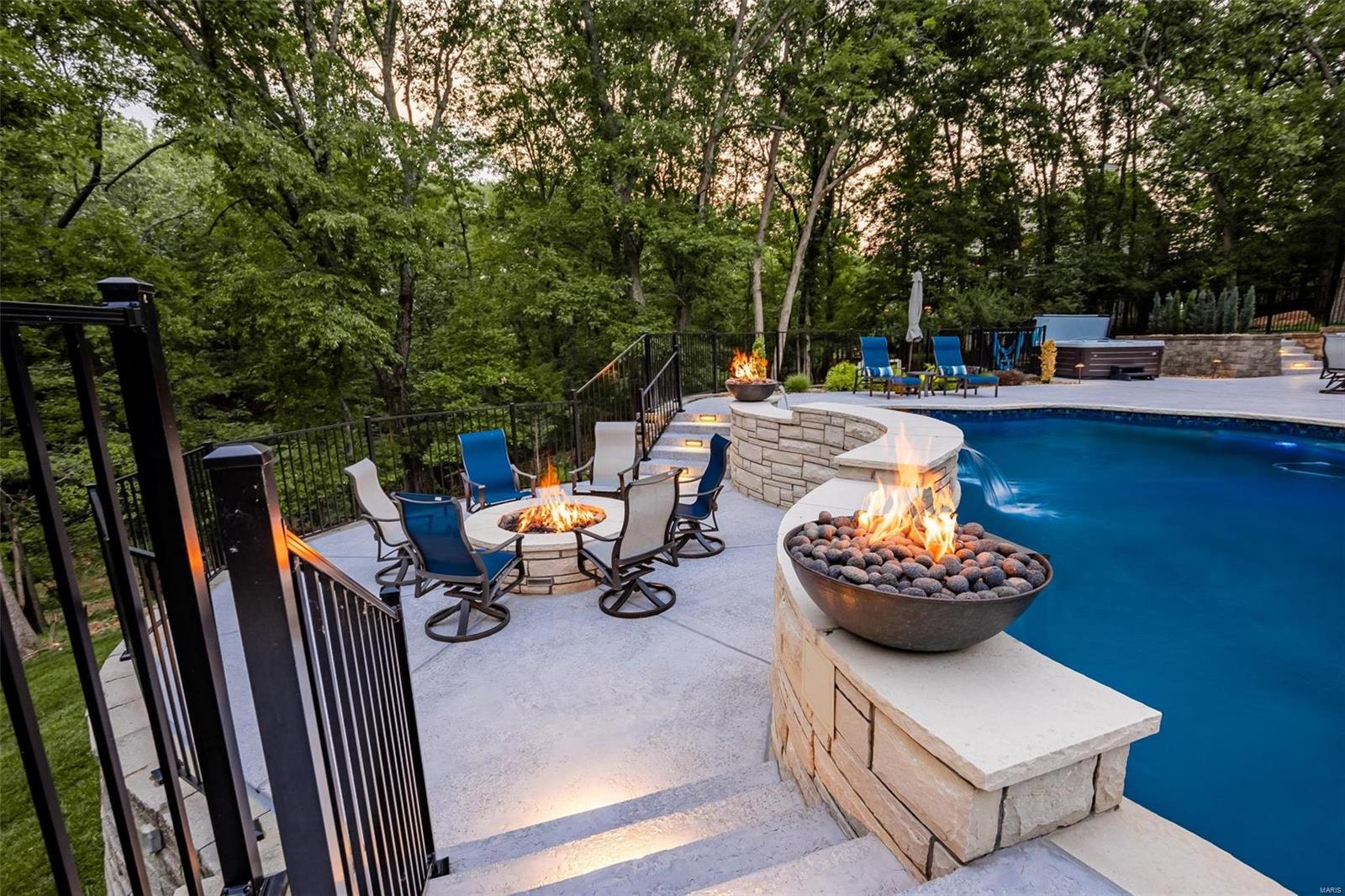 Lakes At Sheffield Forest One The - Residential