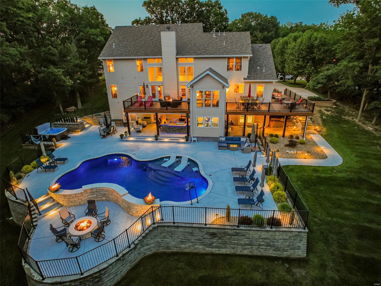 Lakes At Sheffield Forest One The - Residential