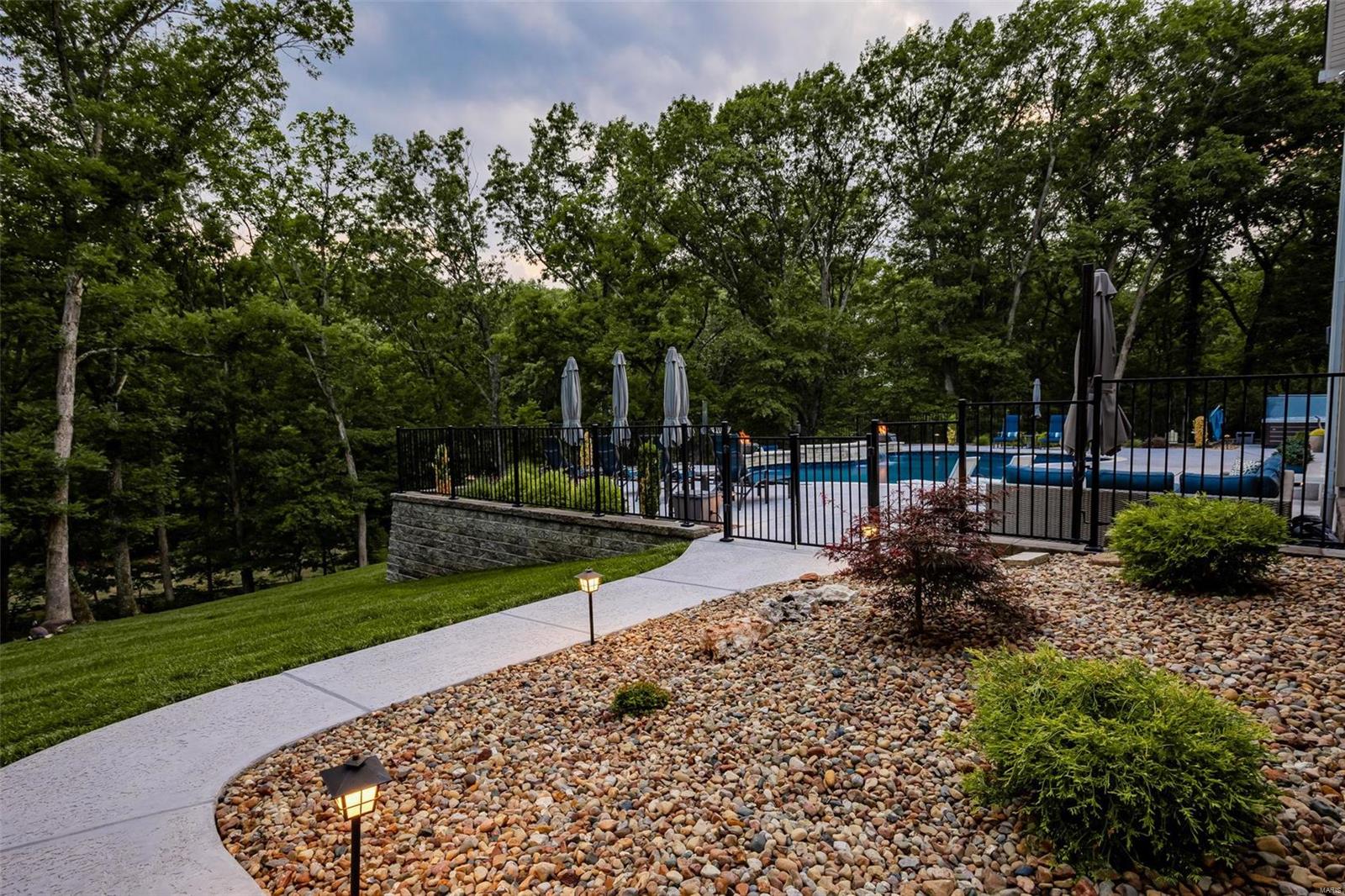 Lakes At Sheffield Forest One The - Residential