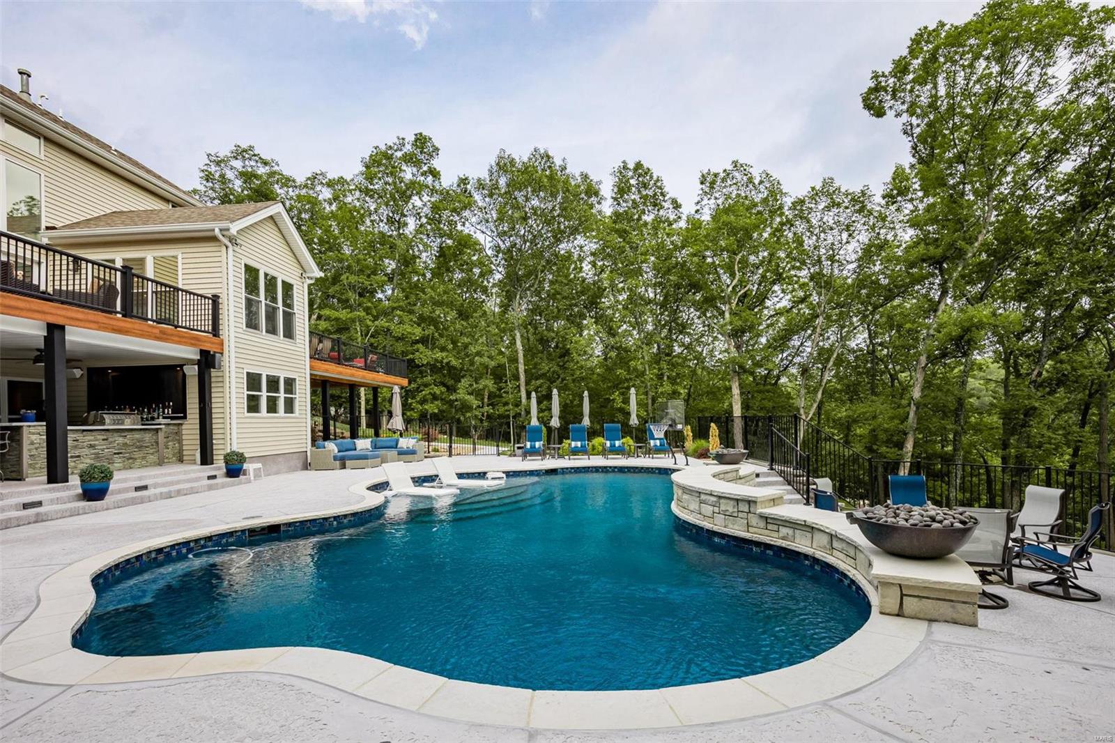 Lakes At Sheffield Forest One The - Residential