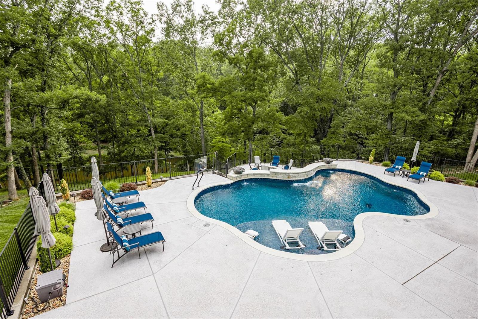 Lakes At Sheffield Forest One The - Residential