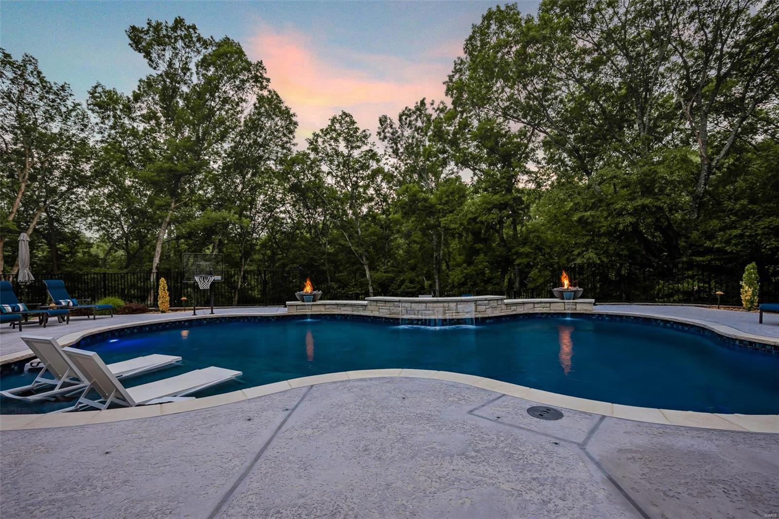 Lakes At Sheffield Forest One The - Residential