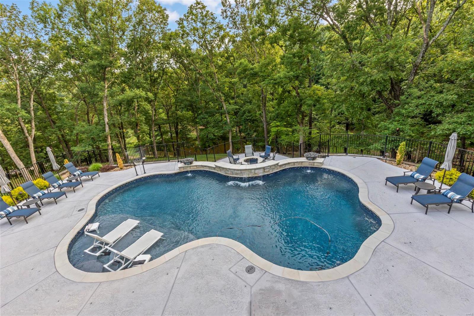 Lakes At Sheffield Forest One The - Residential