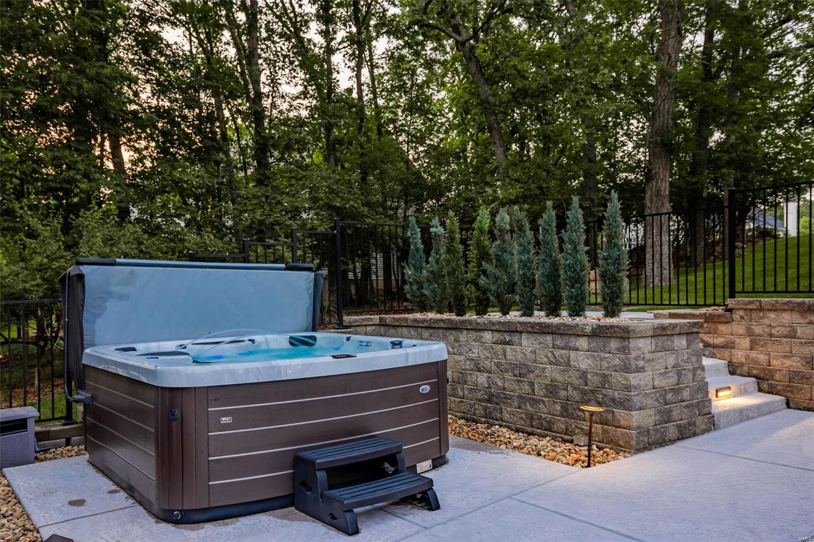 Lakes At Sheffield Forest One The - Residential