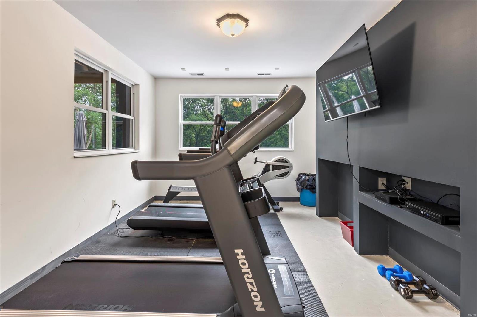 Lakes At Sheffield Forest One The - Residential