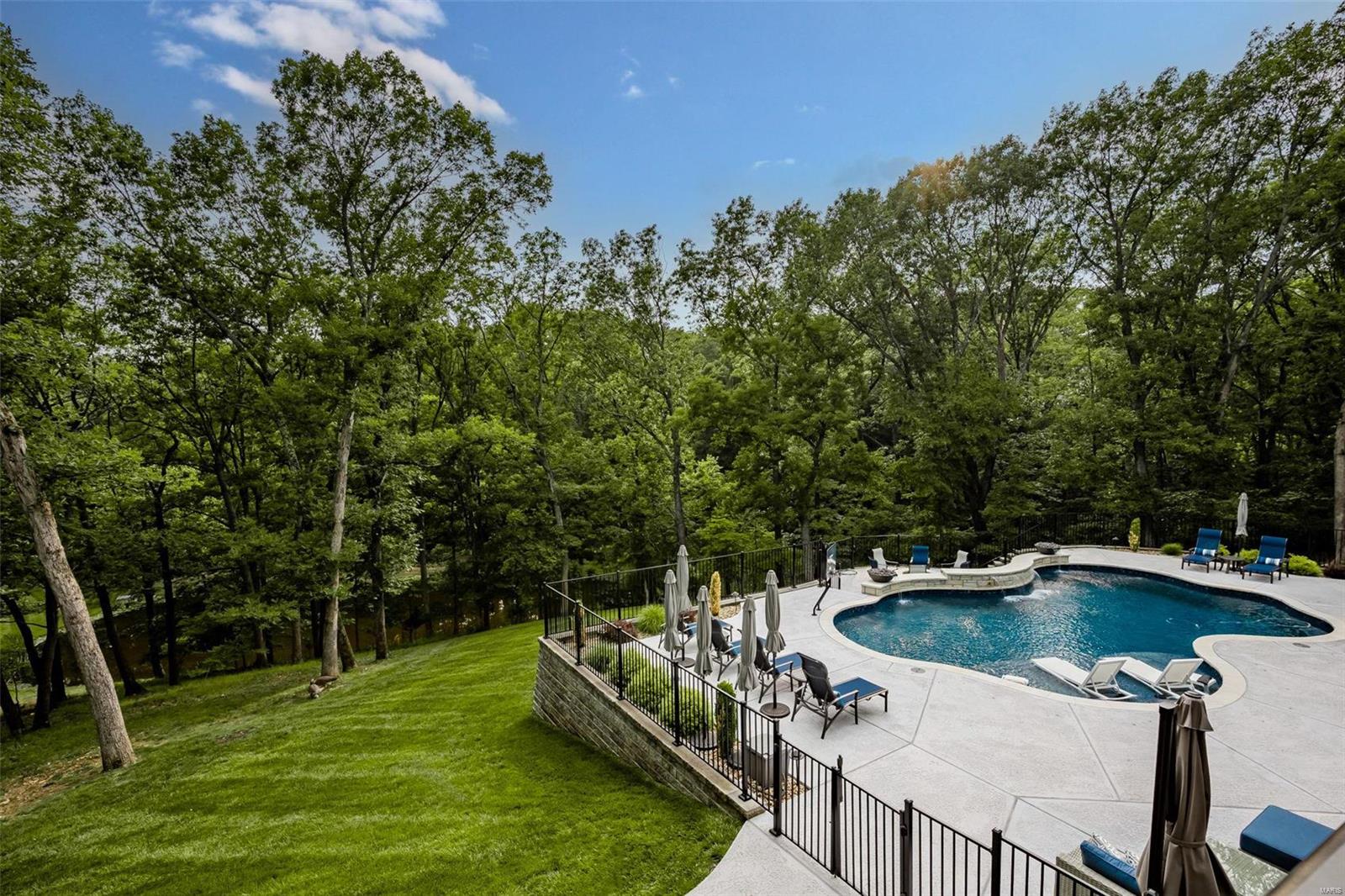 Lakes At Sheffield Forest One The - Residential