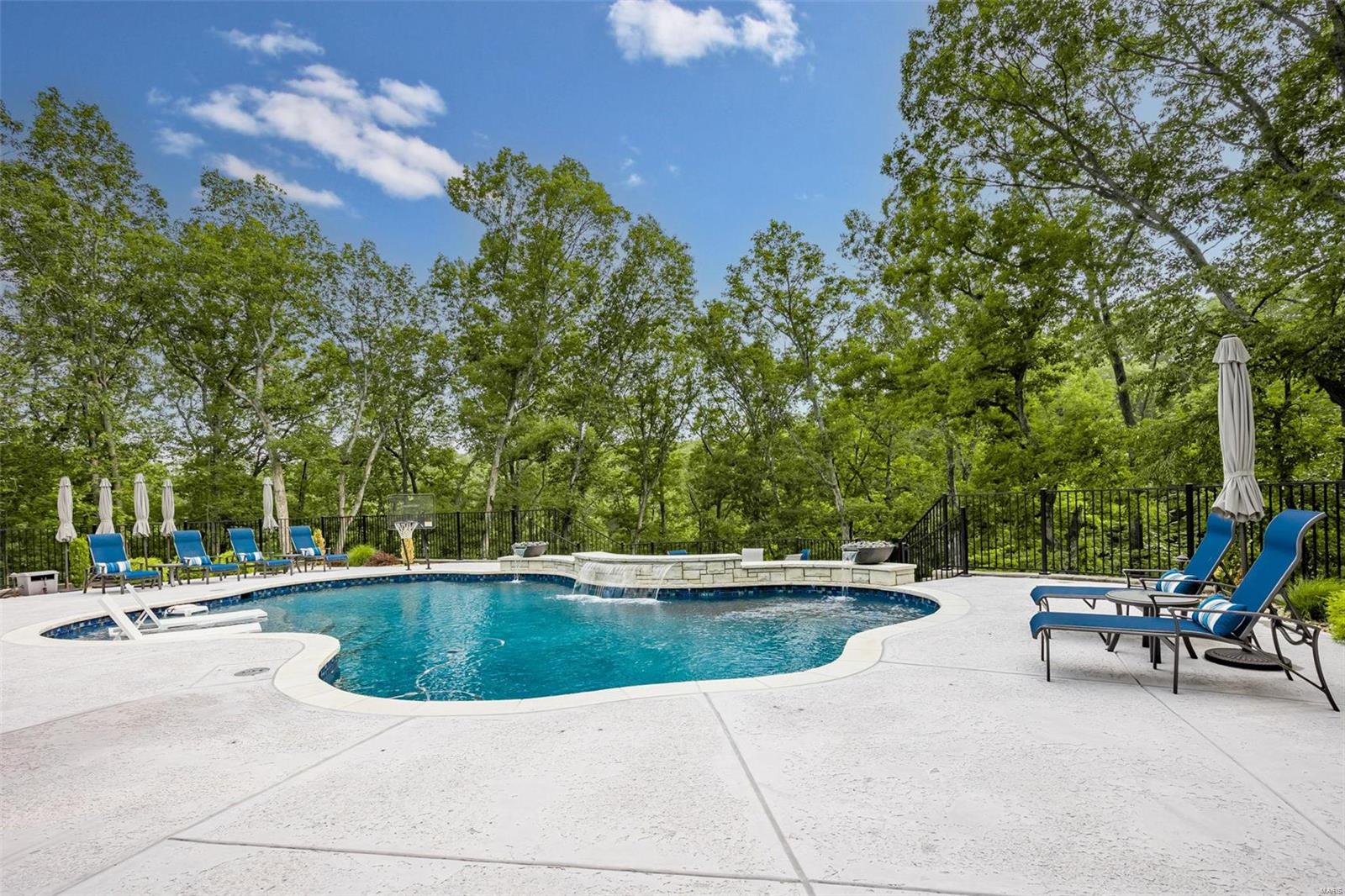 Lakes At Sheffield Forest One The - Residential