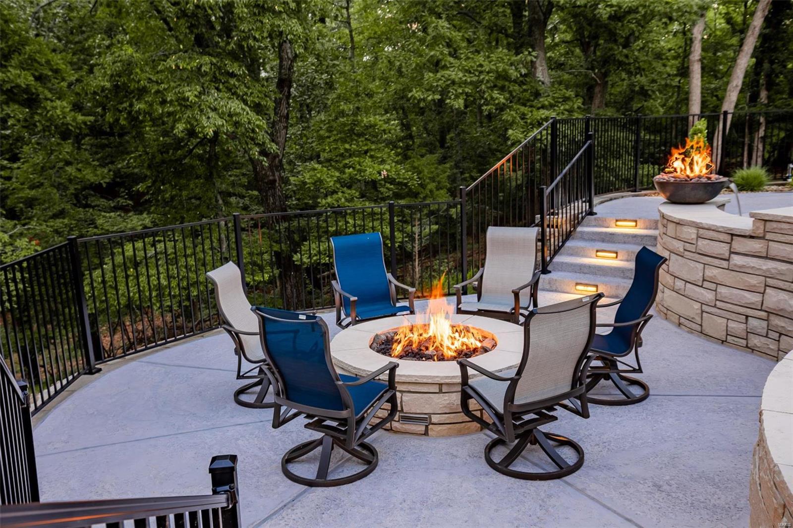 Lakes At Sheffield Forest One The - Residential