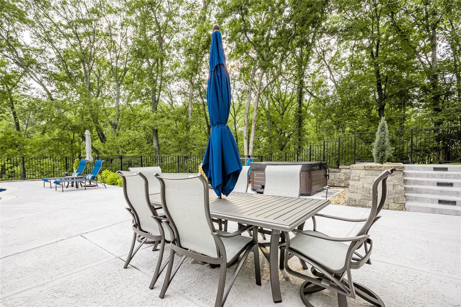 Lakes At Sheffield Forest One The - Residential