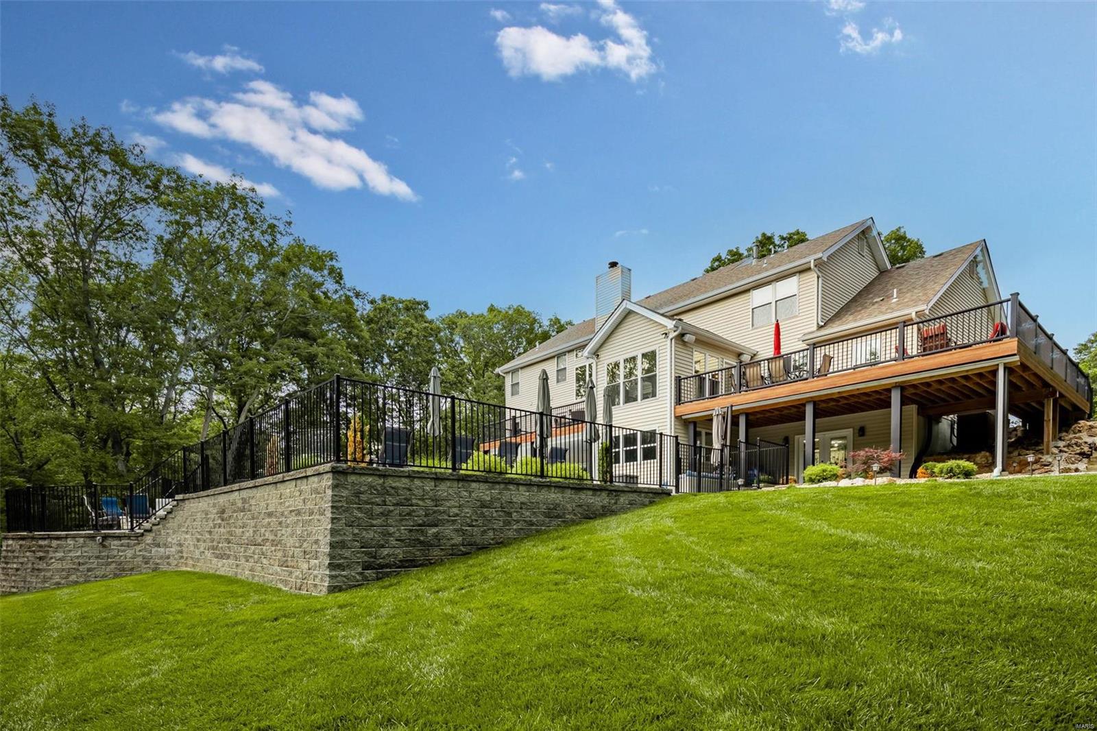 Lakes At Sheffield Forest One The - Residential