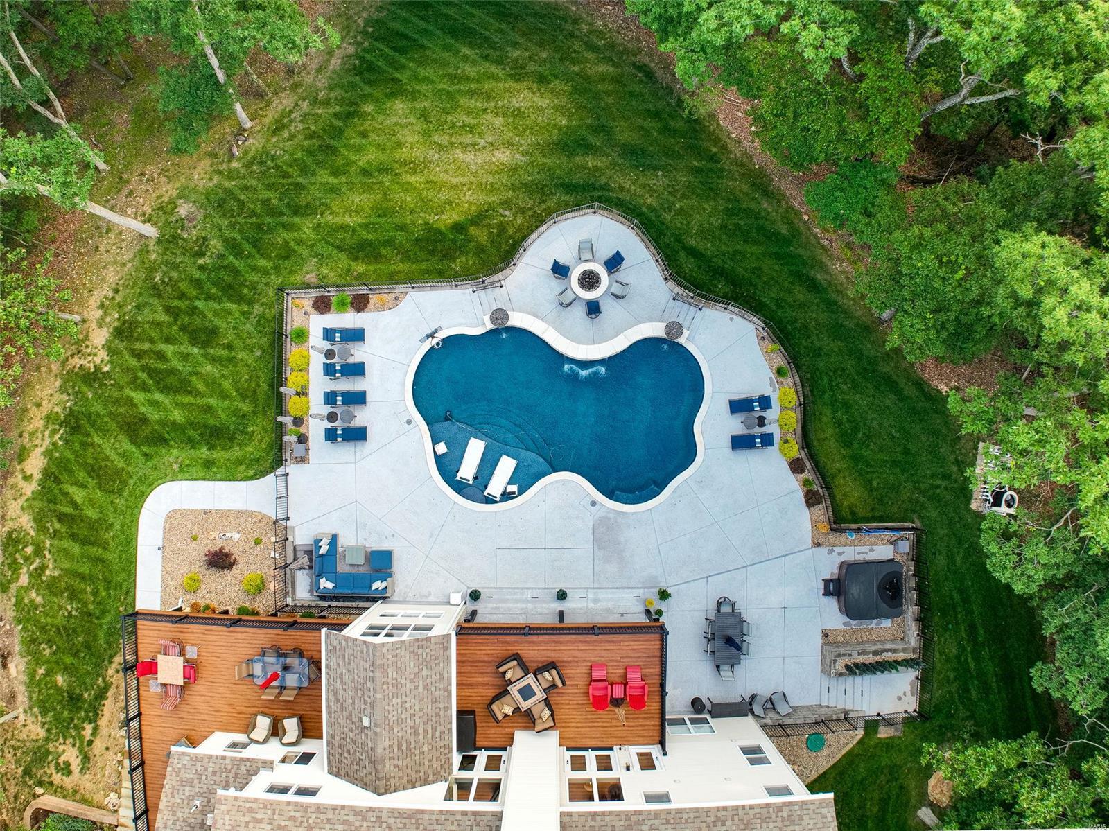 Lakes At Sheffield Forest One The - Residential