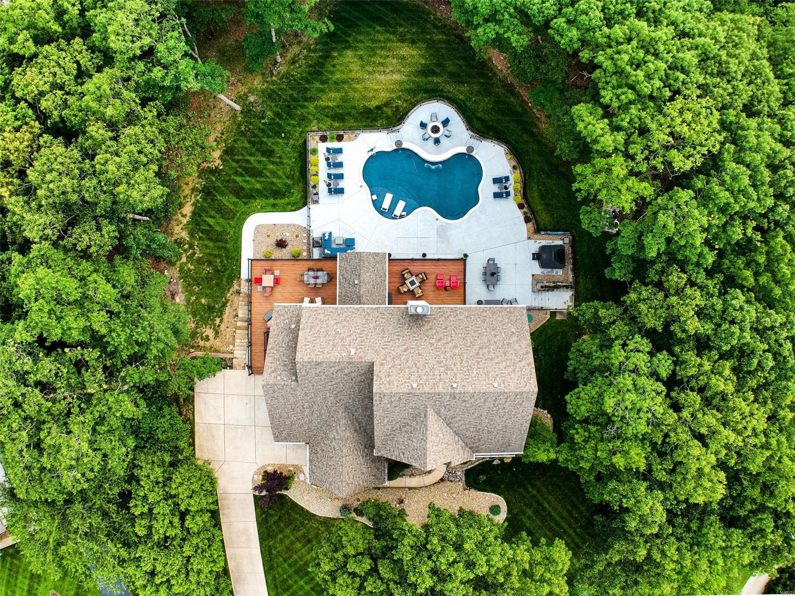 Lakes At Sheffield Forest One The - Residential