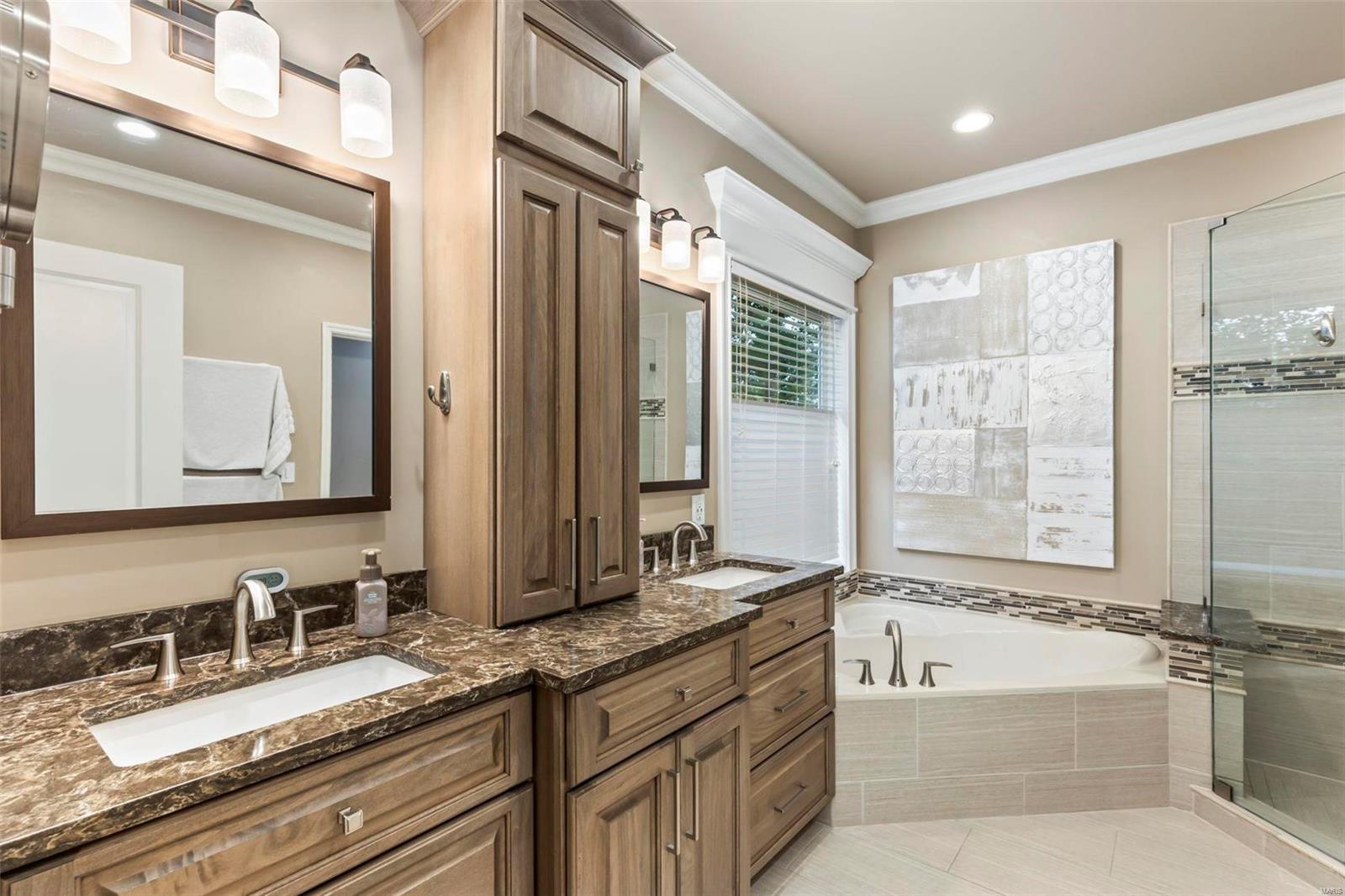 Lakes At Sheffield Forest One The - Residential