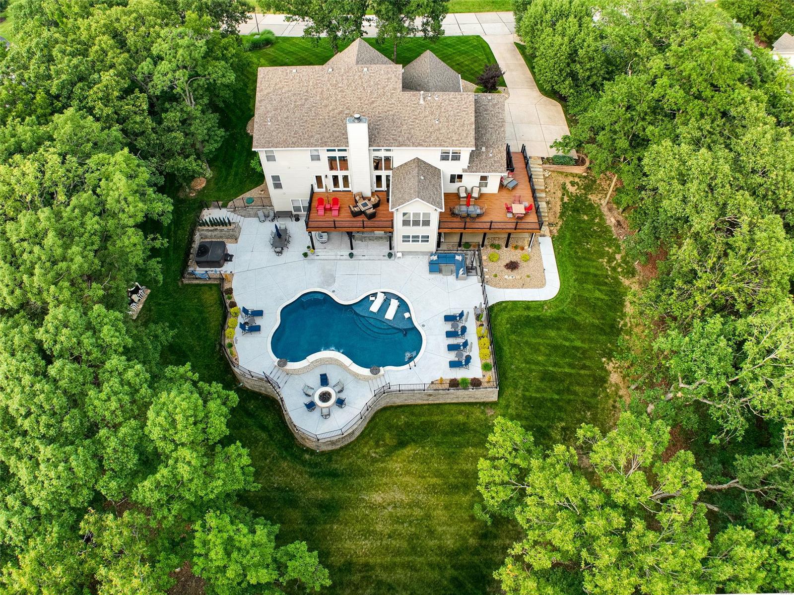 Lakes At Sheffield Forest One The - Residential