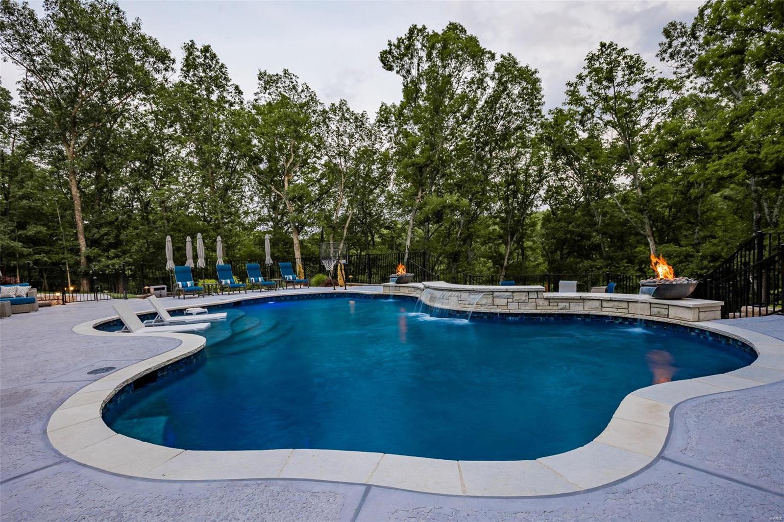 Lakes At Sheffield Forest One The - Residential