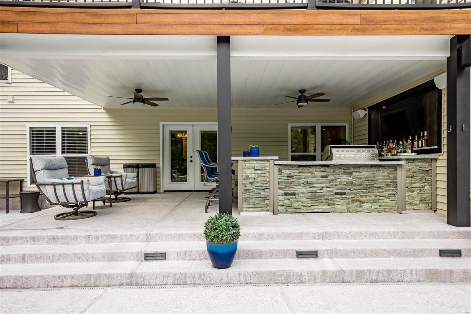 Lakes At Sheffield Forest One The - Residential