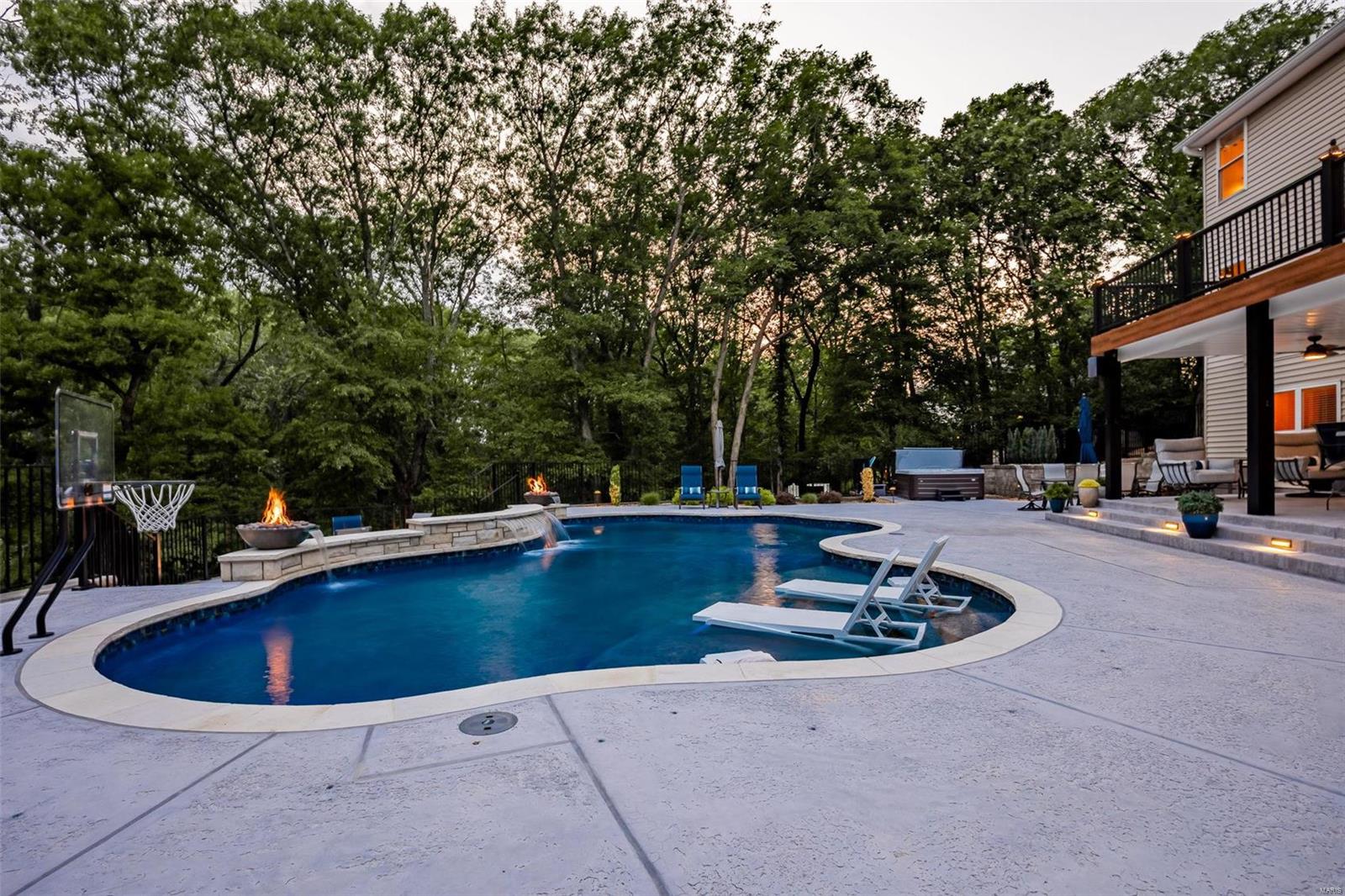 Lakes At Sheffield Forest One The - Residential