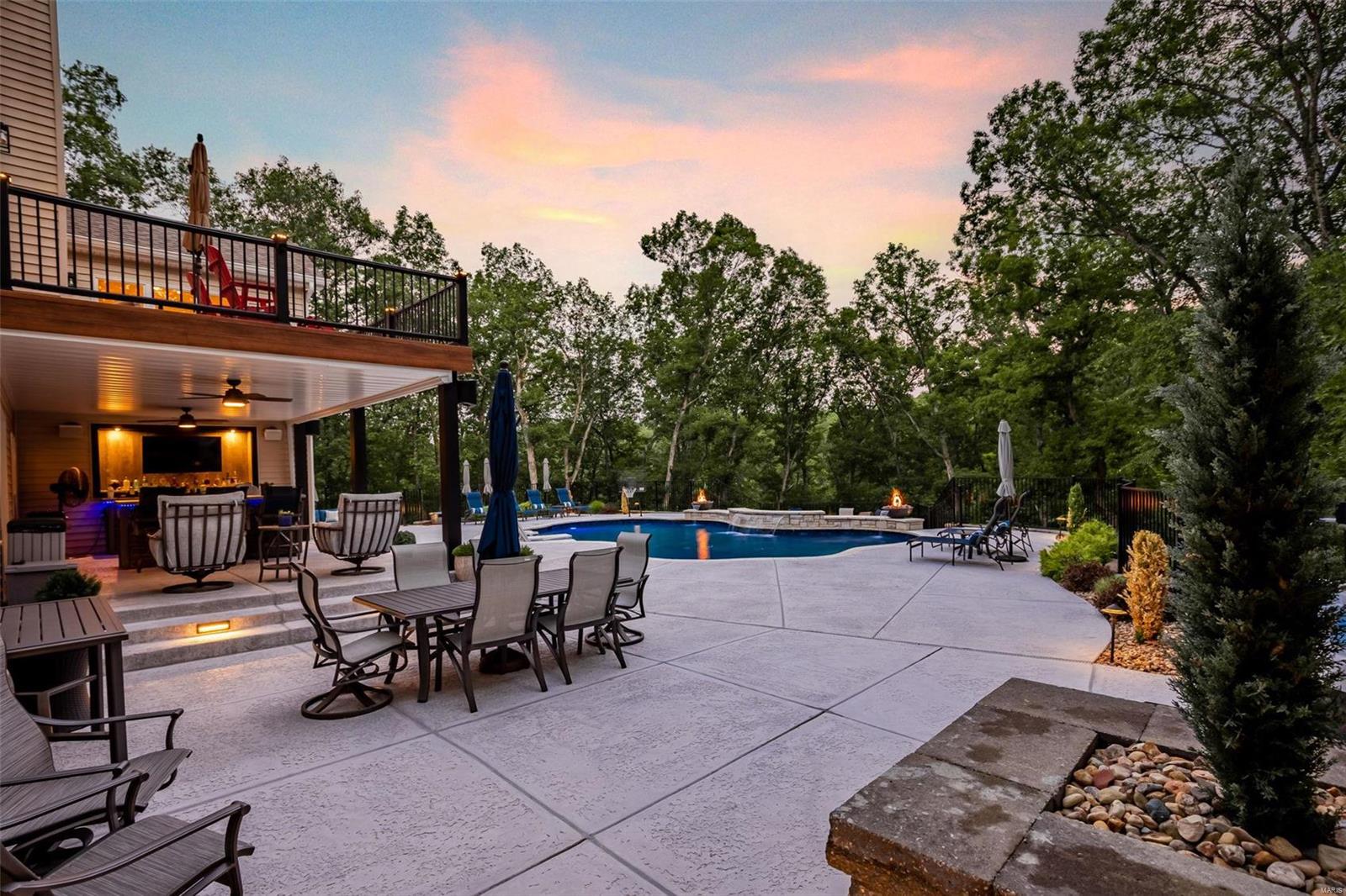 Lakes At Sheffield Forest One The - Residential