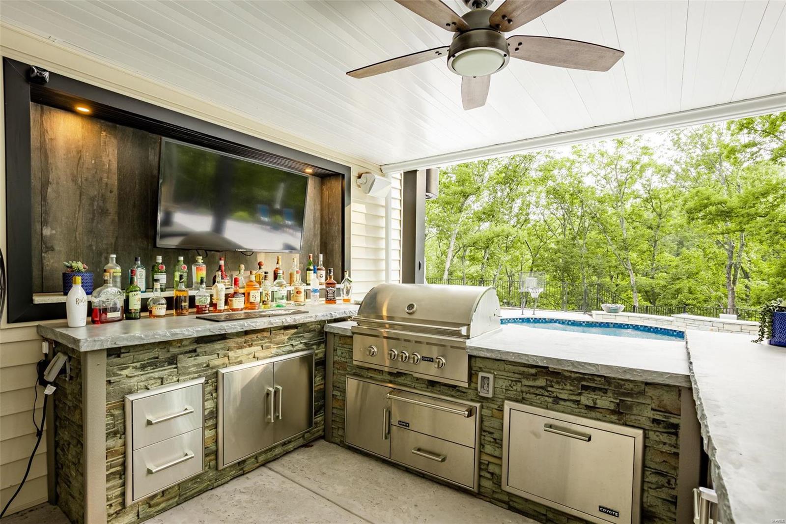 Lakes At Sheffield Forest One The - Residential