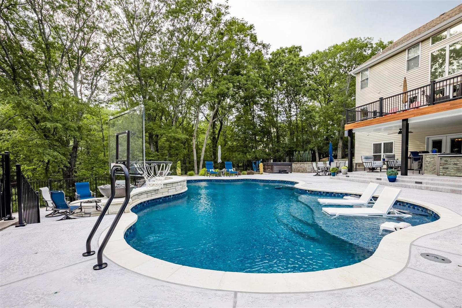 Lakes At Sheffield Forest One The - Residential