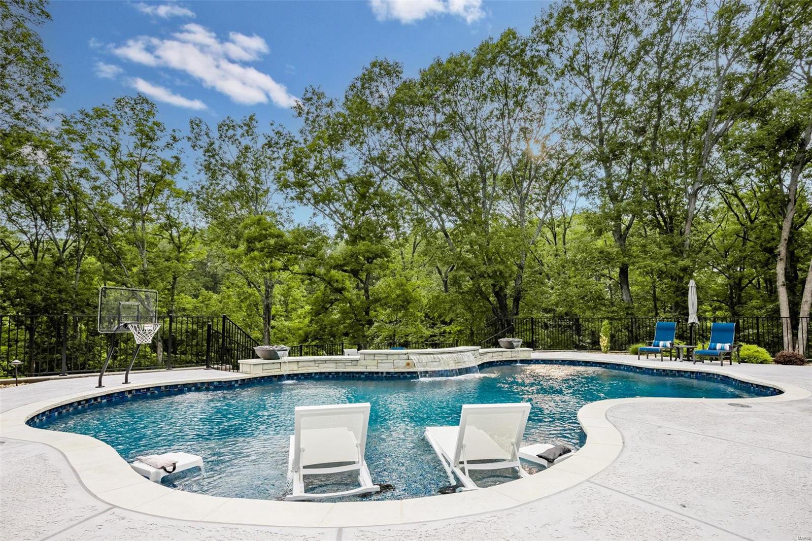 Lakes At Sheffield Forest One The - Residential