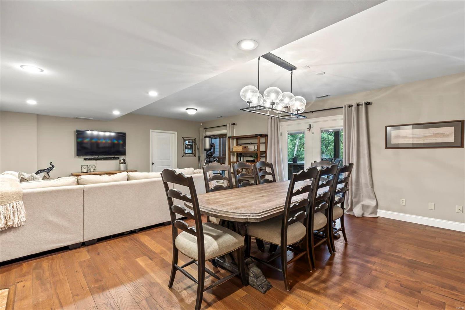 Lakes At Sheffield Forest One The - Residential