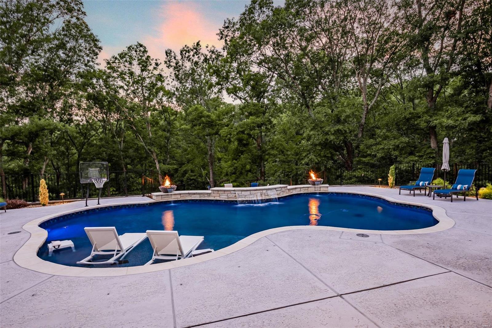 Lakes At Sheffield Forest One The - Residential