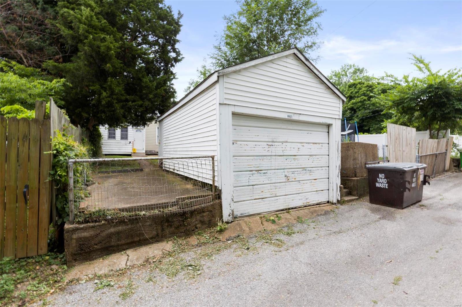 Henry T Blows Residence - Residential