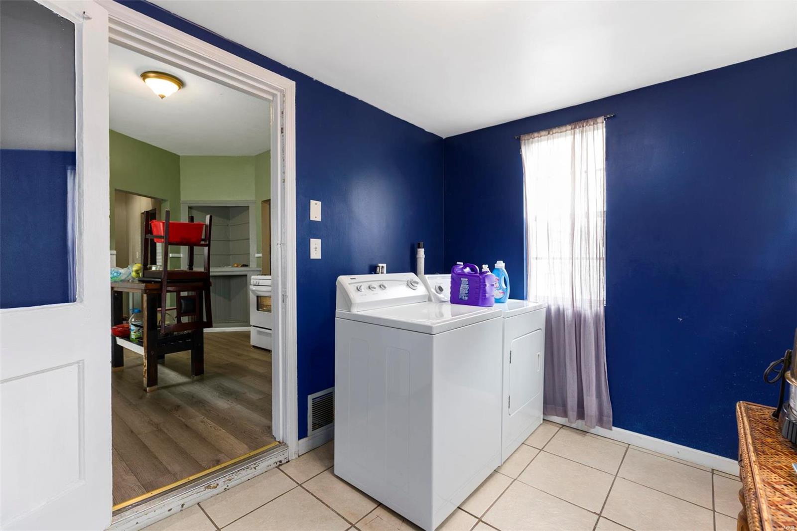 Henry T Blows Residence - Residential