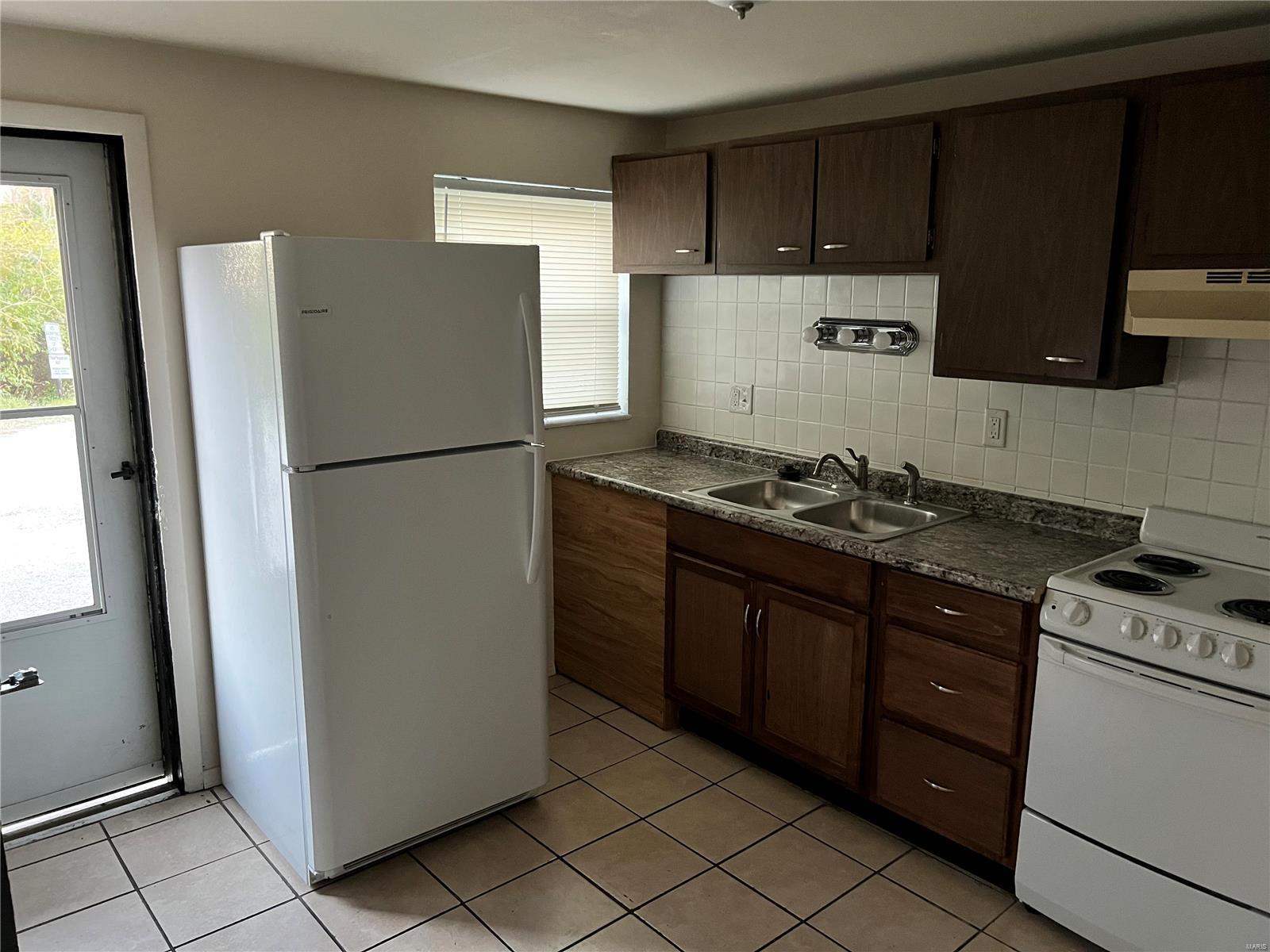 Fox C-6 - Residential Income