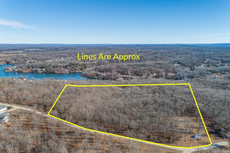 Great piece of property located next to Terre Du Lac MO. 20 acres waiting for you to build your dream home or just use a hunting.  Located in Washington county. No mobile homes.