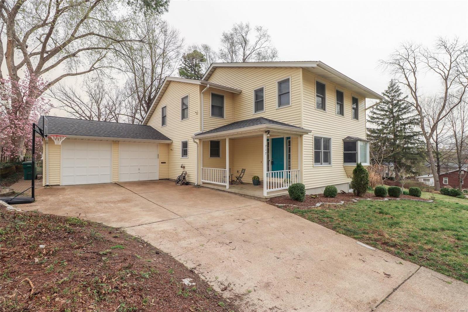 717 N Forest Avenue