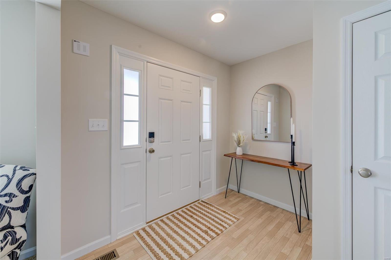 834 Palisades Cir